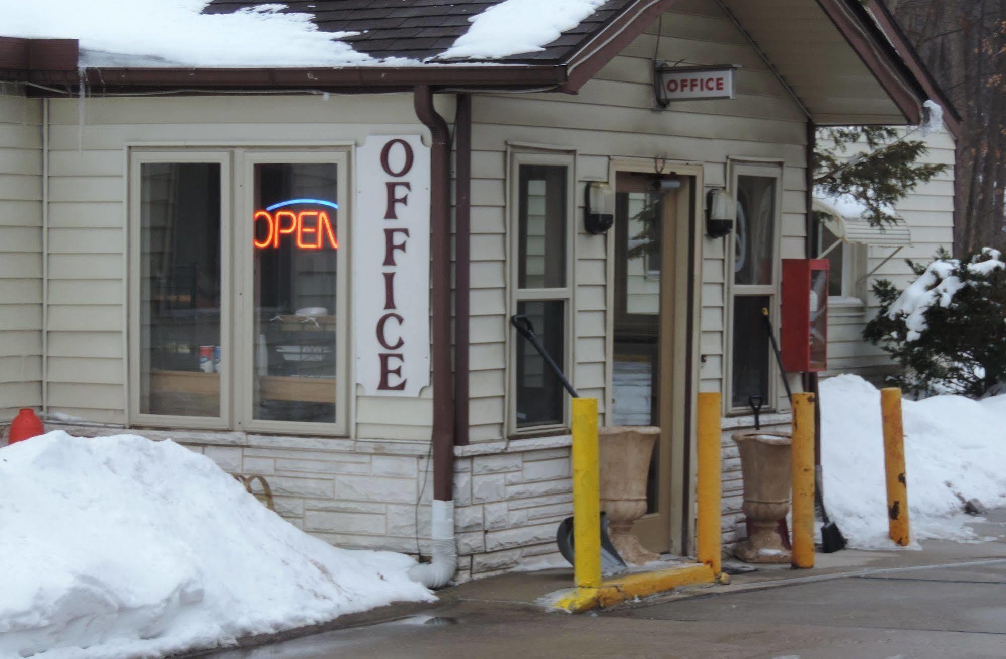 Gratiot View Motel Shields Zewnętrze zdjęcie